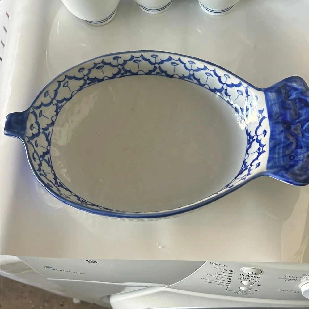 Blue and White Fish-Shaped Serving Set - Picture 2 of 9